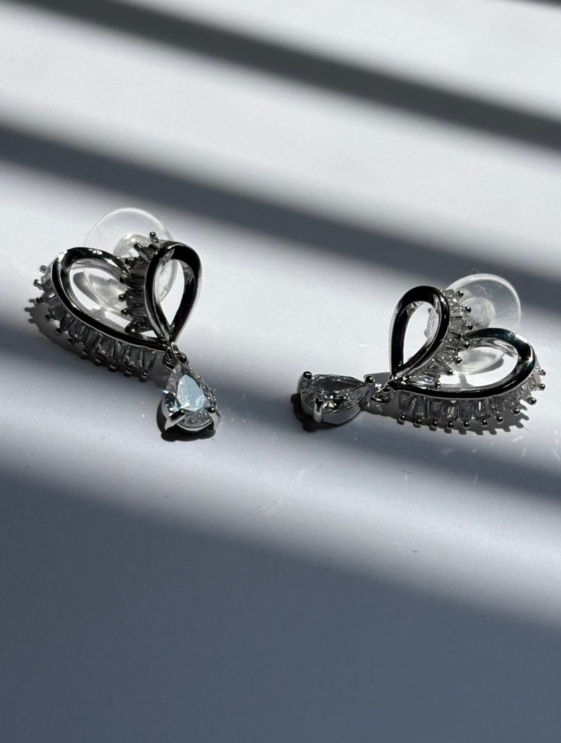 Arete Corazón Plateado Circonia