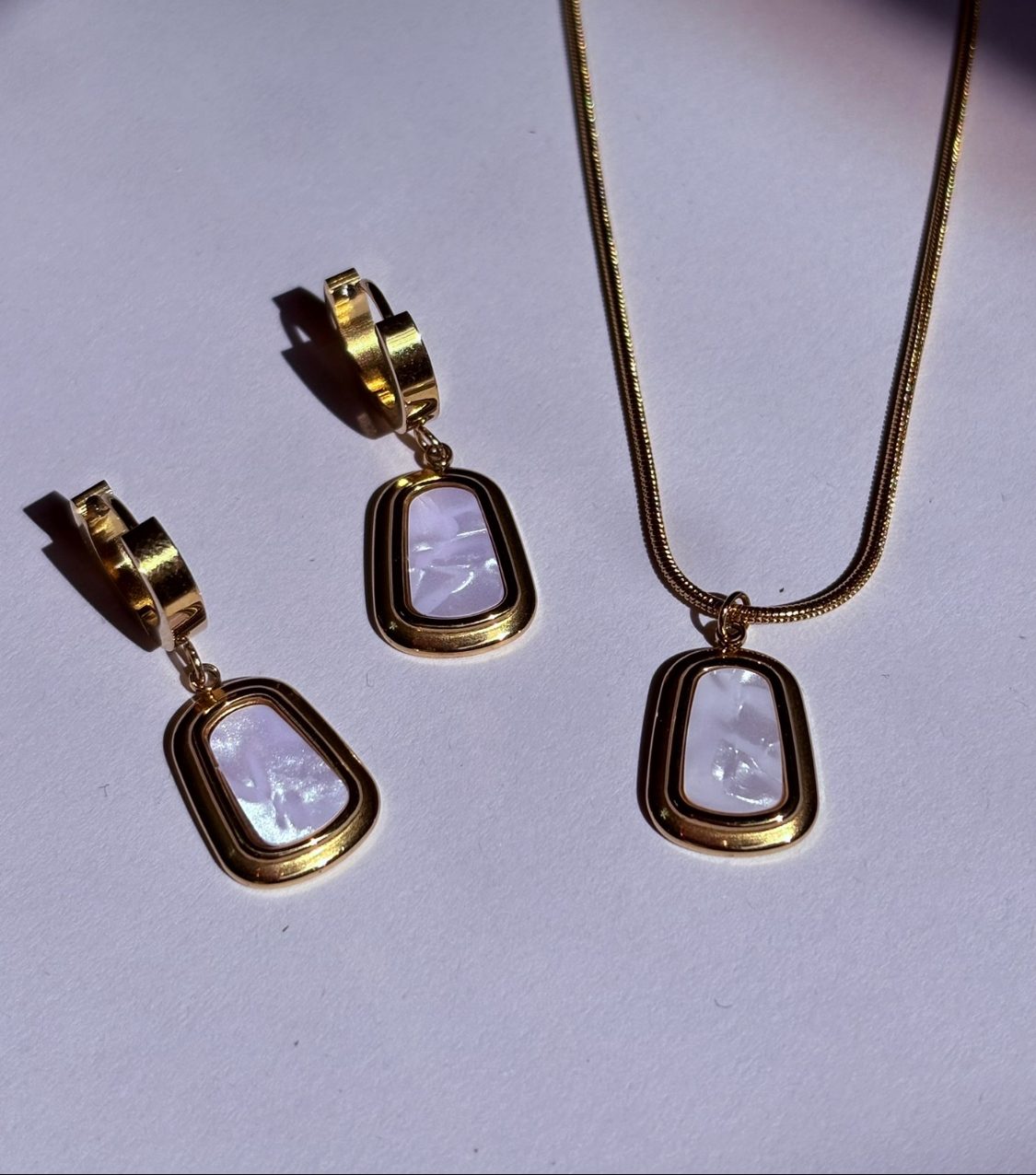 Juego Collar y Arete Blanco